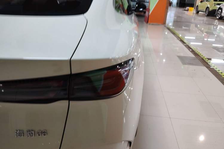Used BYD Seal 06 New Energy 2024 DM-i 80KM Prestige Model Right Rear Taillight