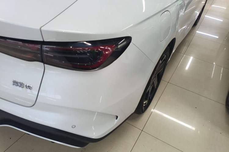 Used BYD Seal 06 New Energy 2024 DM-i 120KM Flagship Model Right Rear Taillight