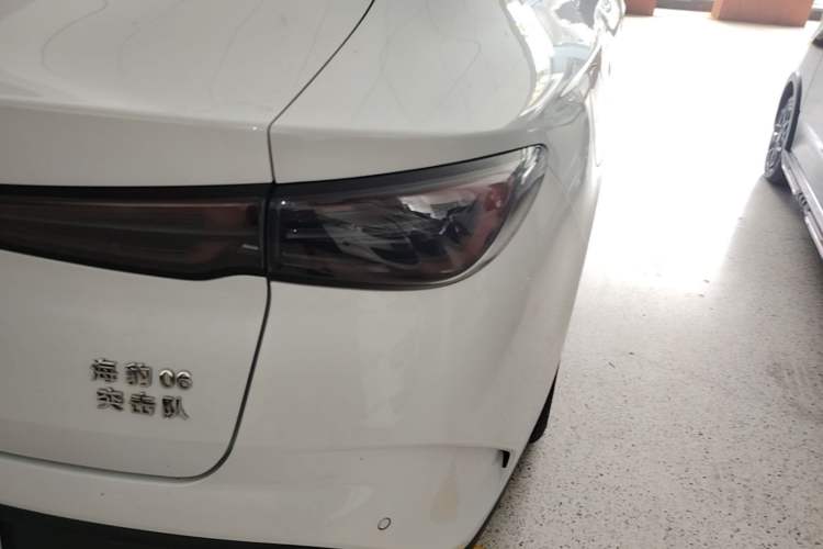 Used BYD Seal 06 New Energy 2024 DM-i 80KM Prestige Model Right Rear Taillight