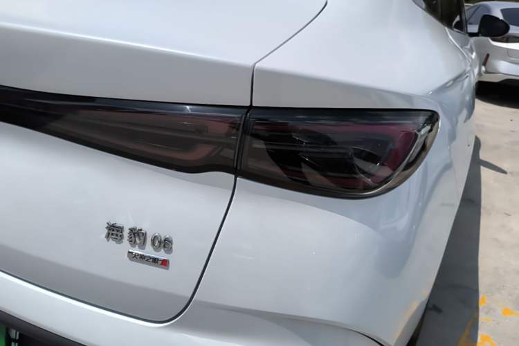 Used BYD Seal 06 New Energy 2024 DM-i 120KM Prestige Model Right Rear Taillight