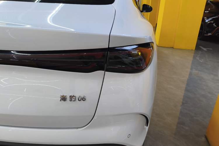 Used BYD Seal 06 New Energy 2024 DM-i 120KM Prestige Model Right Rear Taillight