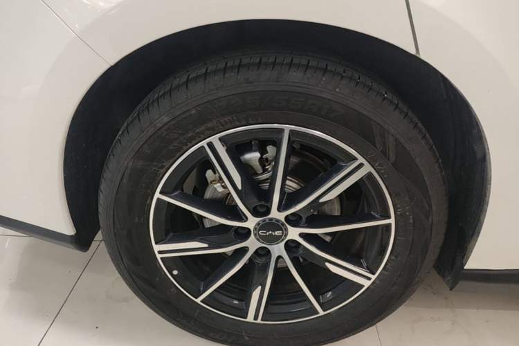 Used BYD Seal 06 New Energy 2024 DM-i 120KM Prestige Model Right Rear Wheel Hub