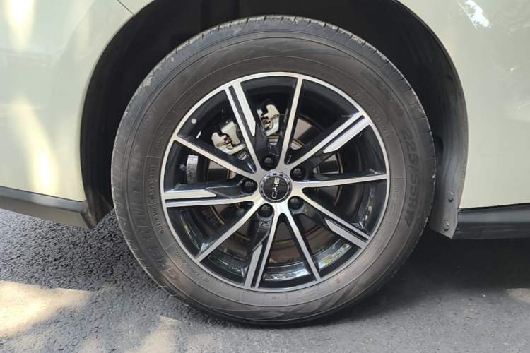 Used BYD Seal 06 New Energy 2024 DM-i 80KM Prestige Model Right Rear Wheel Hub