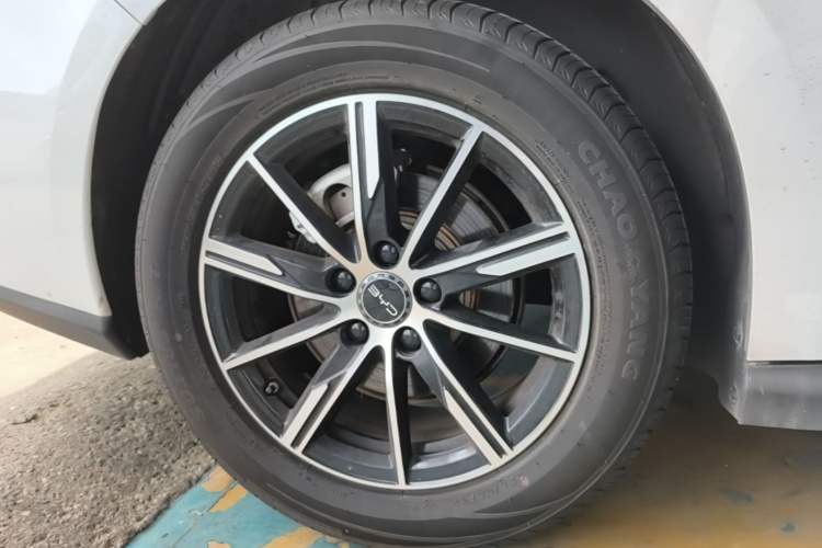 Used BYD Seal 06 New Energy 2024 DM-i 80KM Prestige Model Right Rear Wheel Hub