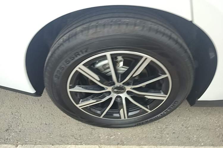 Used BYD Seal 06 New Energy 2024 DM-i 80KM Prestige Model Right Rear Wheel Hub