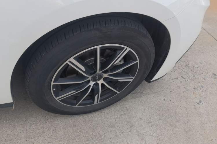 Used BYD Seal 06 New Energy 2024 DM-i 120KM Prestige Model Right Rear Wheel Hub