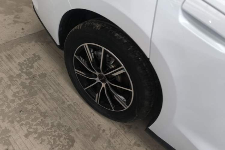 Used BYD Seal 06 New Energy 2024 DM-i 80KM Prestige Model Right Rear Wheel Hub