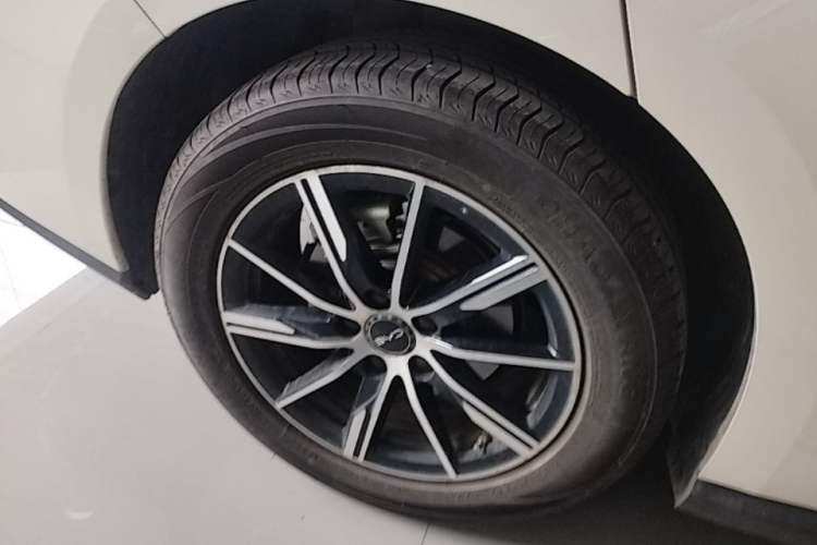Used BYD Seal 06 New Energy 2024 DM-i 120KM Luxury Model Right Rear Wheel Hub