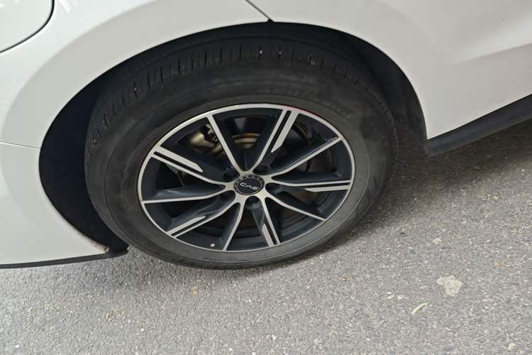 Used BYD Seal 06 New Energy 2024 DM-i 120KM Luxury Model Right Rear Wheel Hub