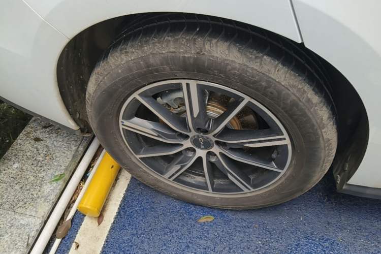 Used BYD Seal 06 New Energy 2024 DM-i 120KM Prestige Model Right Rear Wheel Hub
