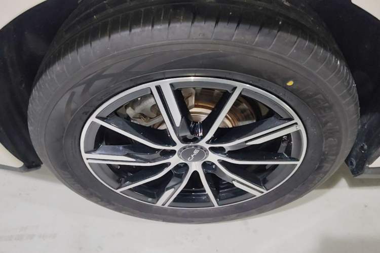 Used BYD Seal 06 New Energy 2024 DM-i 80KM Prestige Model Right Rear Wheel Hub