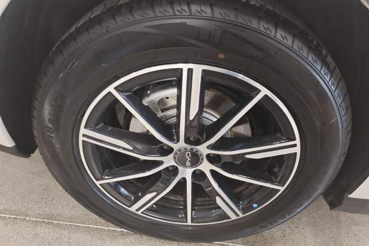 Used BYD Seal 06 New Energy 2024 DM-i 120KM Prestige Model Right Rear Wheel Hub