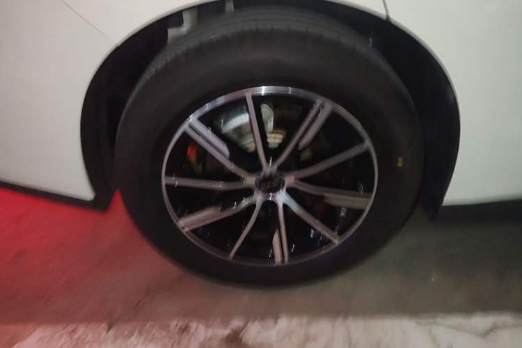Used BYD Seal 06 New Energy 2024 DM-i 80KM Prestige Model Right Rear Wheel Hub