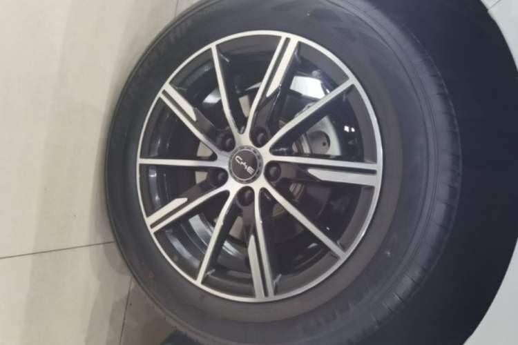 Used BYD Seal 06 New Energy 2024 DM-i 80KM Prestige Model Right Rear Wheel Hub