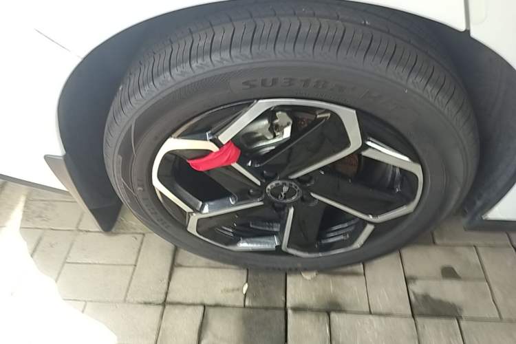 Used BYD Seal 06 New Energy 2024 DM-i 120KM Flagship Model Right Rear Wheel Hub