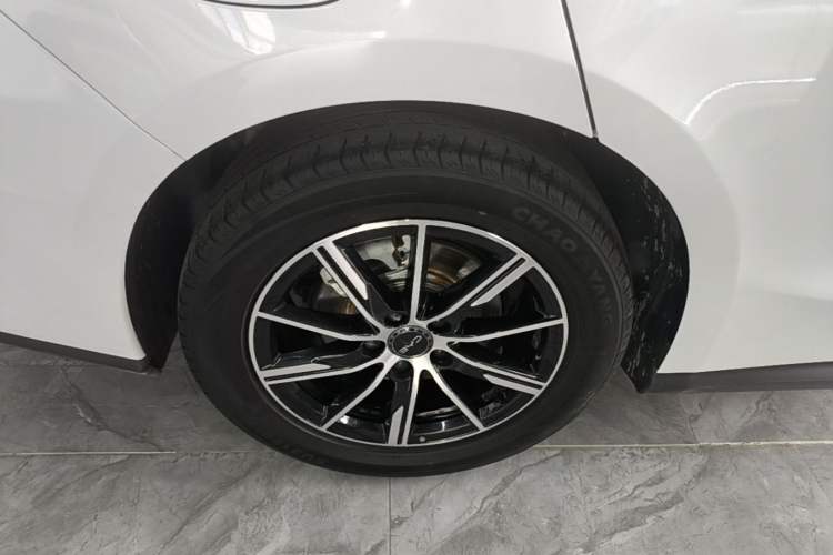 Used BYD Seal 06 New Energy 2024 DM-i 120KM Luxury Model Right Rear Wheel Hub