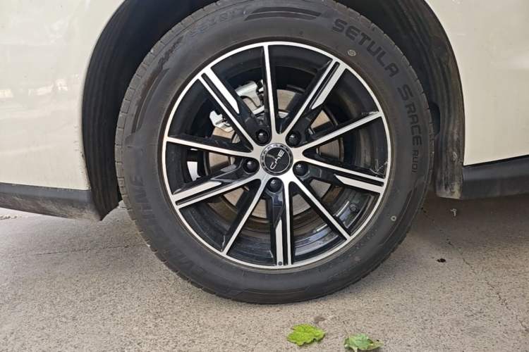 Used BYD Seal 06 New Energy 2024 DM-i 80KM Prestige Model Right Rear Wheel Hub
