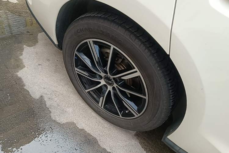 Used BYD Seal 06 New Energy 2024 DM-i 120KM Luxury Model Right Rear Wheel Hub