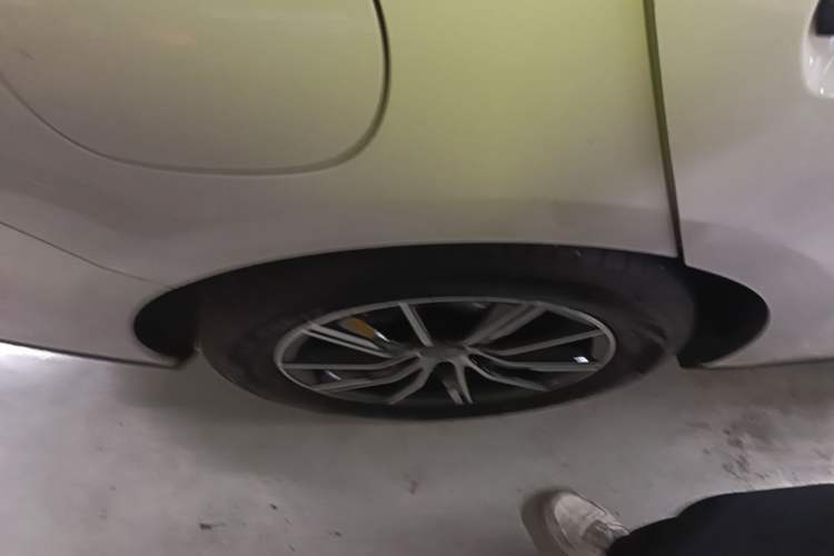 Used BYD Seal 06 New Energy 2024 DM-i 120KM Prestige Model Right Rear Wheel Hub