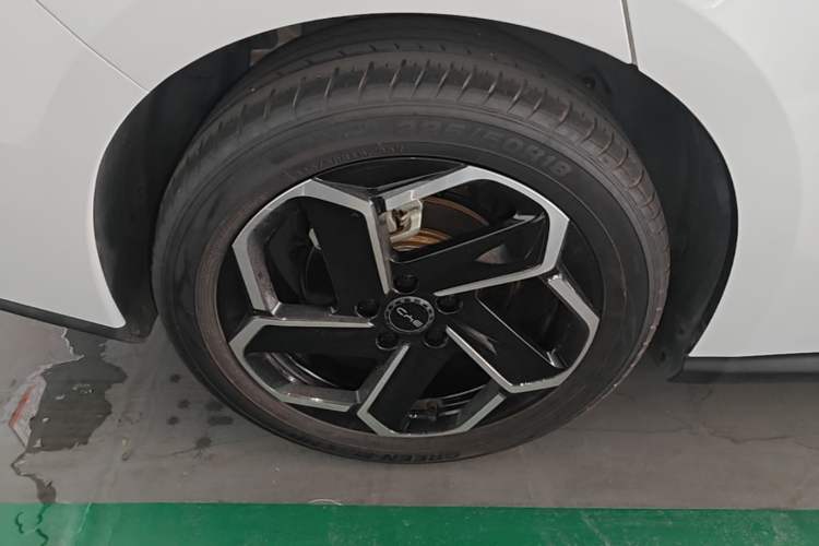 Used BYD Seal 06 New Energy 2024 DM-i 120KM Flagship Model Right Rear Wheel Hub