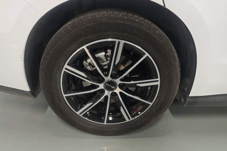 Used BYD Seal 06 New Energy 2024 DM-i 120KM Prestige Model Right Rear Wheel Hub