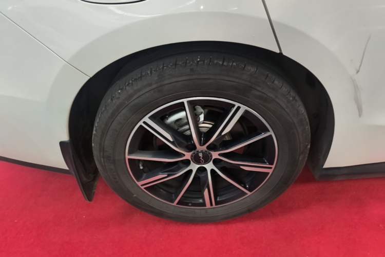 Used BYD Seal 06 New Energy 2024 DM-i 120KM Prestige Model Right Rear Wheel Hub