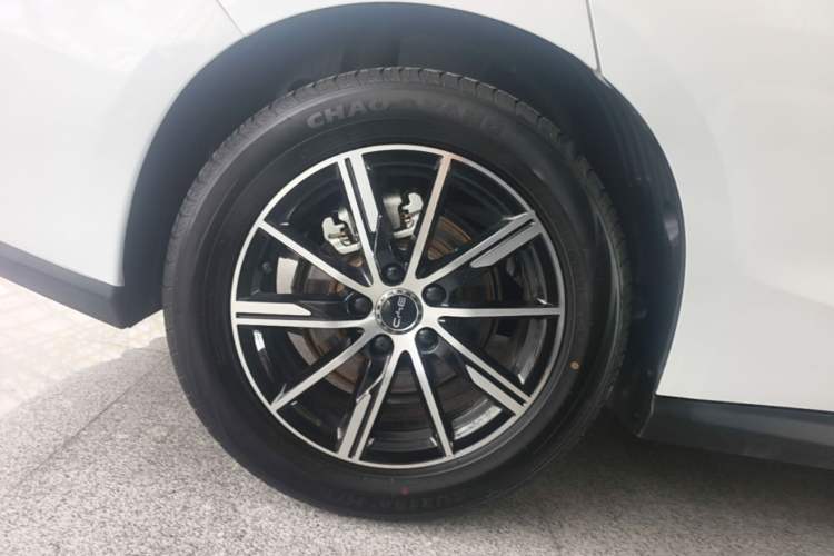 Used BYD Seal 06 New Energy 2024 DM-i 80KM Prestige Model Right Rear Wheel Hub