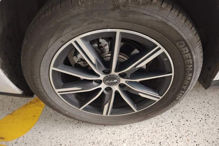 Used BYD Seal 06 New Energy 2024 DM-i 80KM Prestige Model Right Rear Wheel Hub