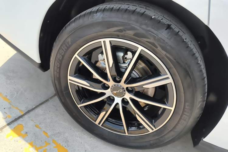 Used BYD Seal 06 New Energy 2024 DM-i 120KM Prestige Model Right Rear Wheel Hub