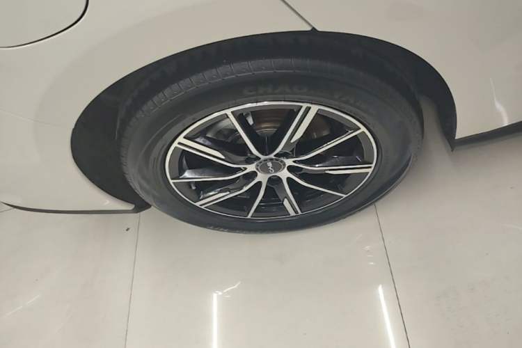 Used BYD Seal 06 New Energy 2024 DM-i 80KM Prestige Model Right Rear Wheel Hub