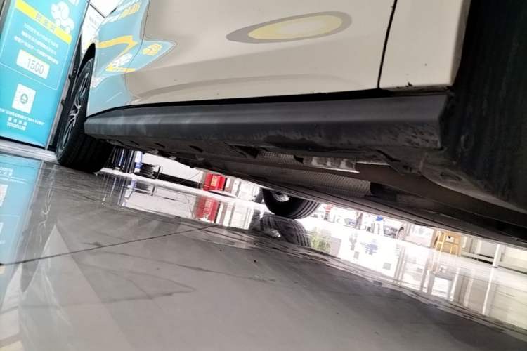 Used BYD Seal 06 New Energy 2024 DM-i 120KM Prestige Model Right Side Sill