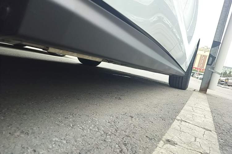 Used BYD Seal 06 New Energy 2024 DM-i 80KM Prestige Model Right Side Sill