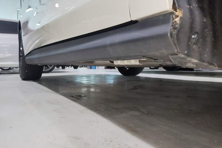 Used BYD Seal 06 New Energy 2024 DM-i 80KM Prestige Model Right Side Sill