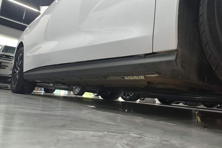 Used BYD Seal 06 New Energy 2024 DM-i 120KM Luxury Model Right Side Sill
