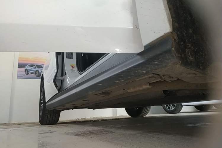 Used BYD Seal 06 New Energy 2024 DM-i 120KM Luxury Model Right Side Sill