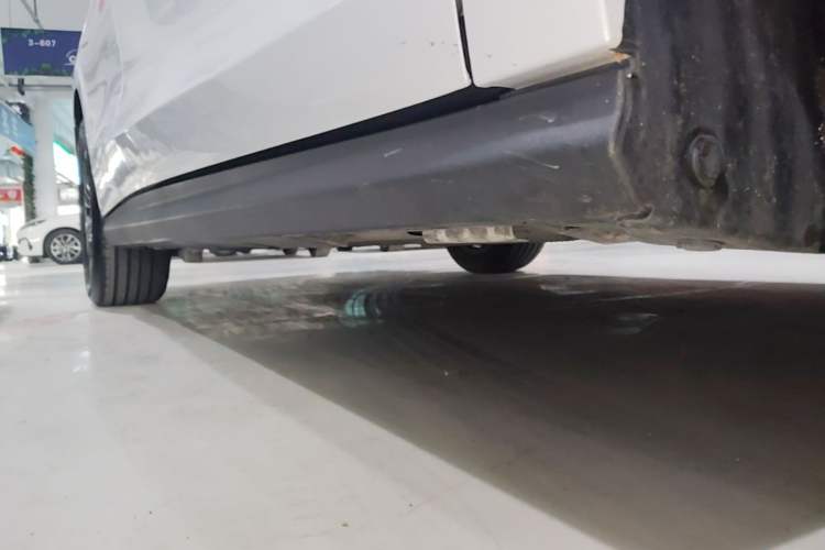 Used BYD Seal 06 New Energy 2024 DM-i 80KM Prestige Model Right Side Sill
