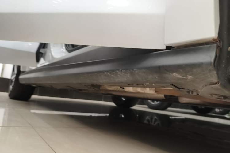 Used BYD Seal 06 New Energy 2024 DM-i 120KM Flagship Model Right Side Sill