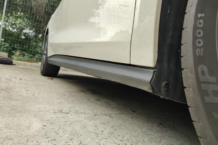 Used BYD Seal 06 New Energy 2024 DM-i 80KM Prestige Model Right Side Sill