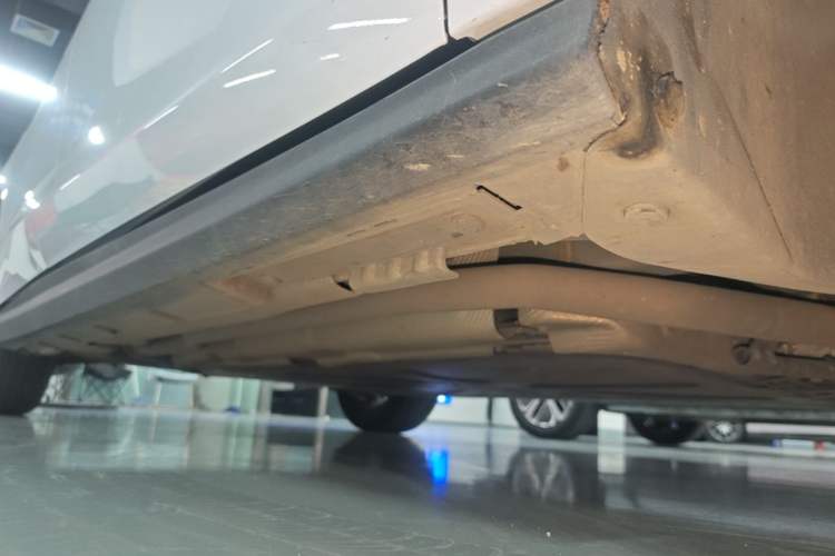 Used BYD Seal 06 New Energy 2024 DM-i 120KM Prestige Model Right Side Sill