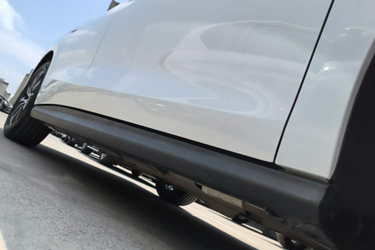 Used BYD Seal 06 New Energy 2024 DM-i 120KM Prestige Model Right Side Sill