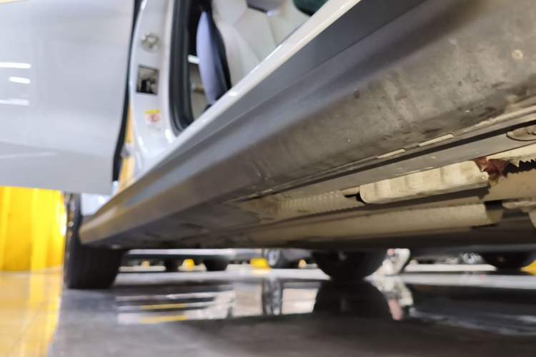 Used BYD Seal 06 New Energy 2024 DM-i 120KM Prestige Model Right Side Sill
