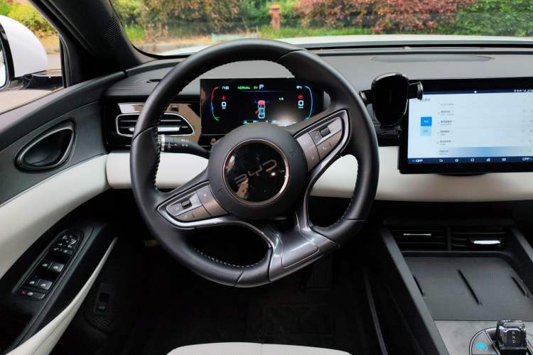 Used BYD Seal 06 New Energy 2024 DM-i 80KM Luxury Model Steering Wheel