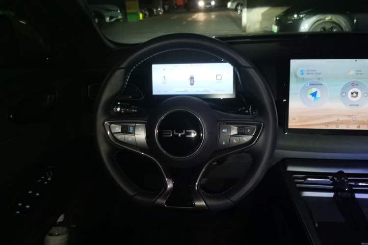 Used BYD Seal 06 New Energy 2024 DM-i 80KM Prestige Model Steering Wheel