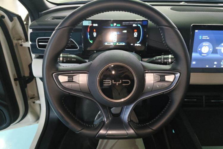 Used BYD Seal 06 New Energy 2024 DM-i 80KM Luxury Model Steering Wheel