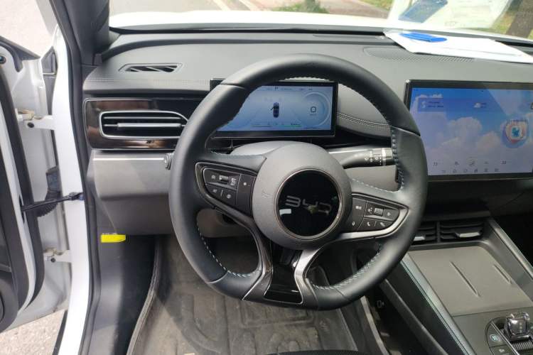 Used BYD Seal 06 New Energy 2024 DM-i 120KM Prestige Model Steering Wheel