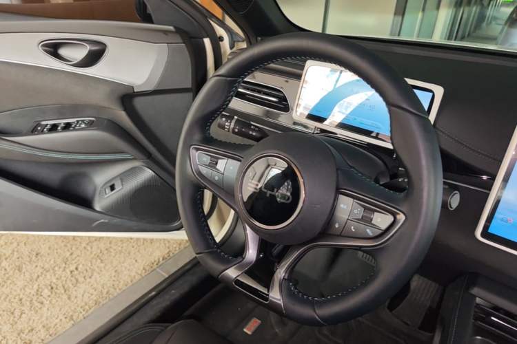 Used BYD Seal 06 New Energy 2024 DM-i 120KM Prestige Model Steering Wheel