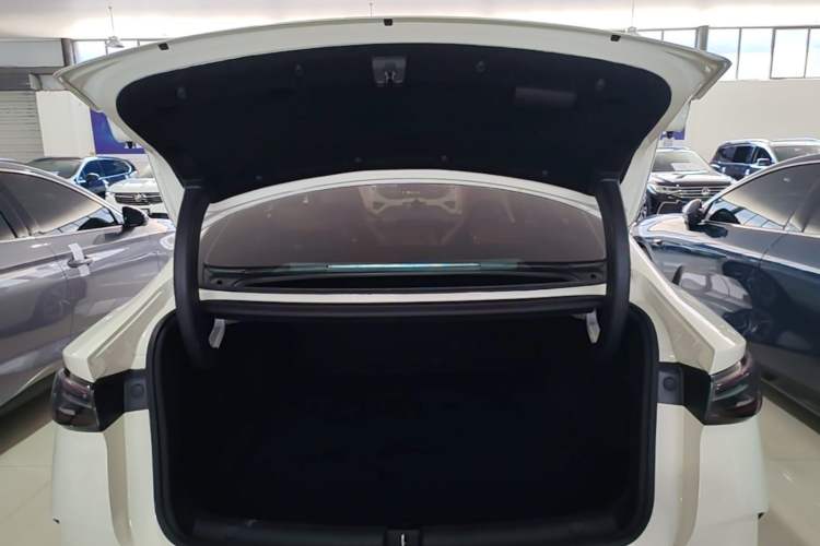 Used BYD Seal 06 New Energy 2024 DM-i 120KM Luxury Model Trunk