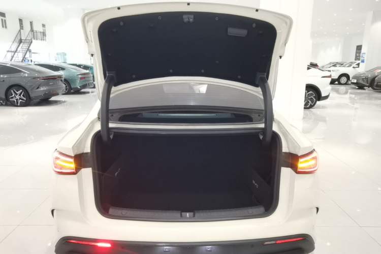 Used BYD Seal 06 New Energy 2024 DM-i 80KM Prestige Model Trunk