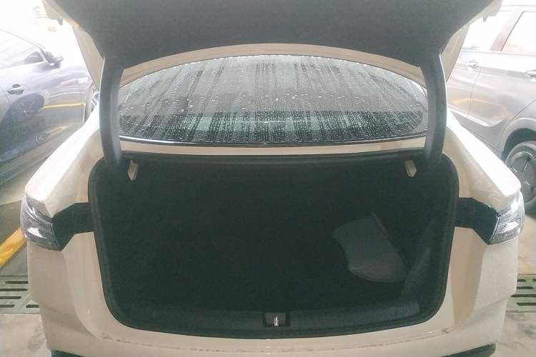 Used BYD Seal 06 New Energy 2024 DM-i 120KM Luxury Model Trunk
