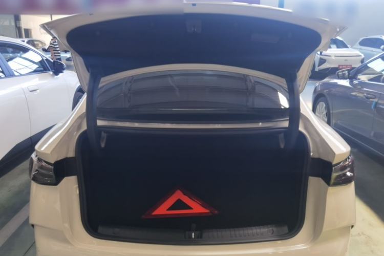 Used BYD Seal 06 New Energy 2024 DM-i 120KM Luxury Model Trunk
